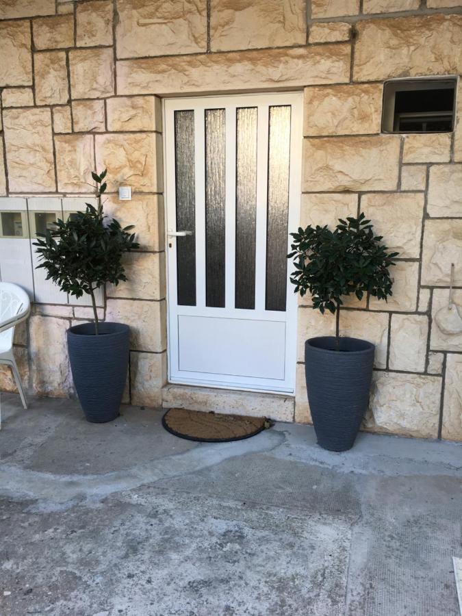 Apartment Marina Komiza Bagian luar foto