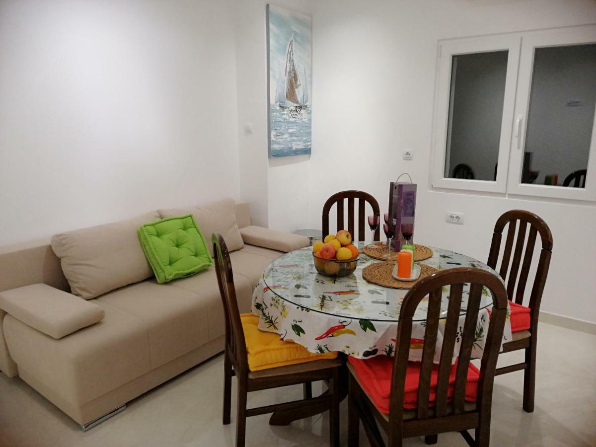 Apartment Marina Komiza Bagian luar foto
