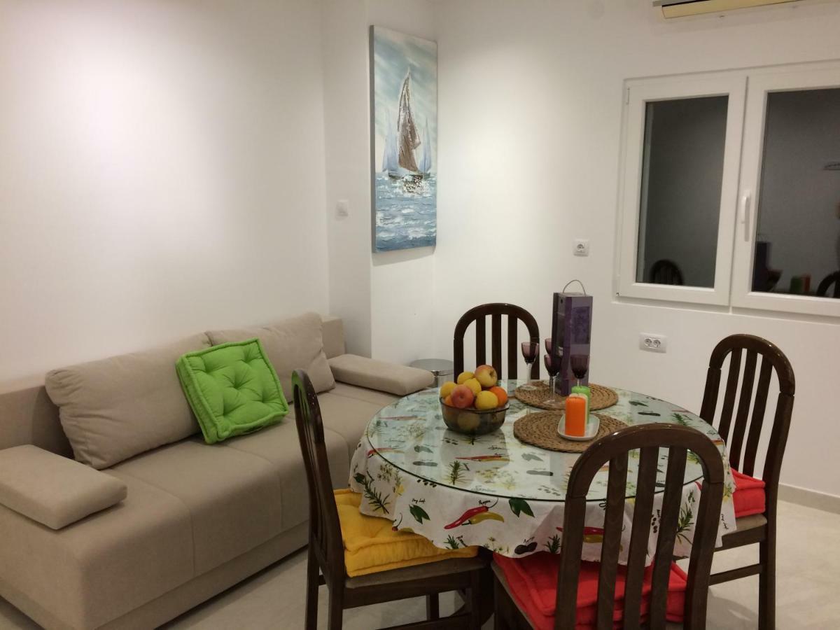 Apartment Marina Komiza Bagian luar foto