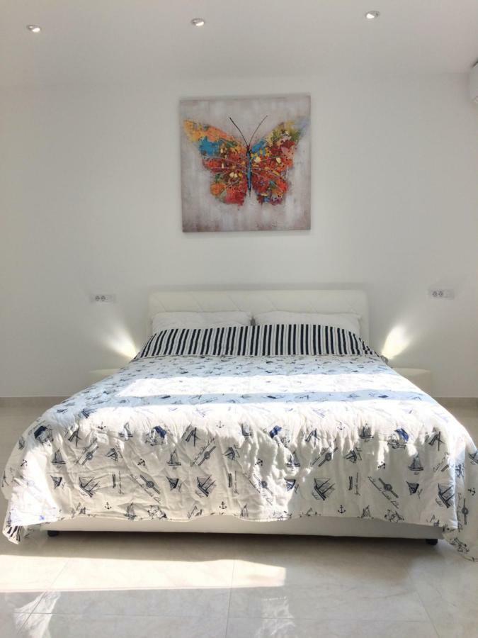 Apartment Marina Komiza Bagian luar foto