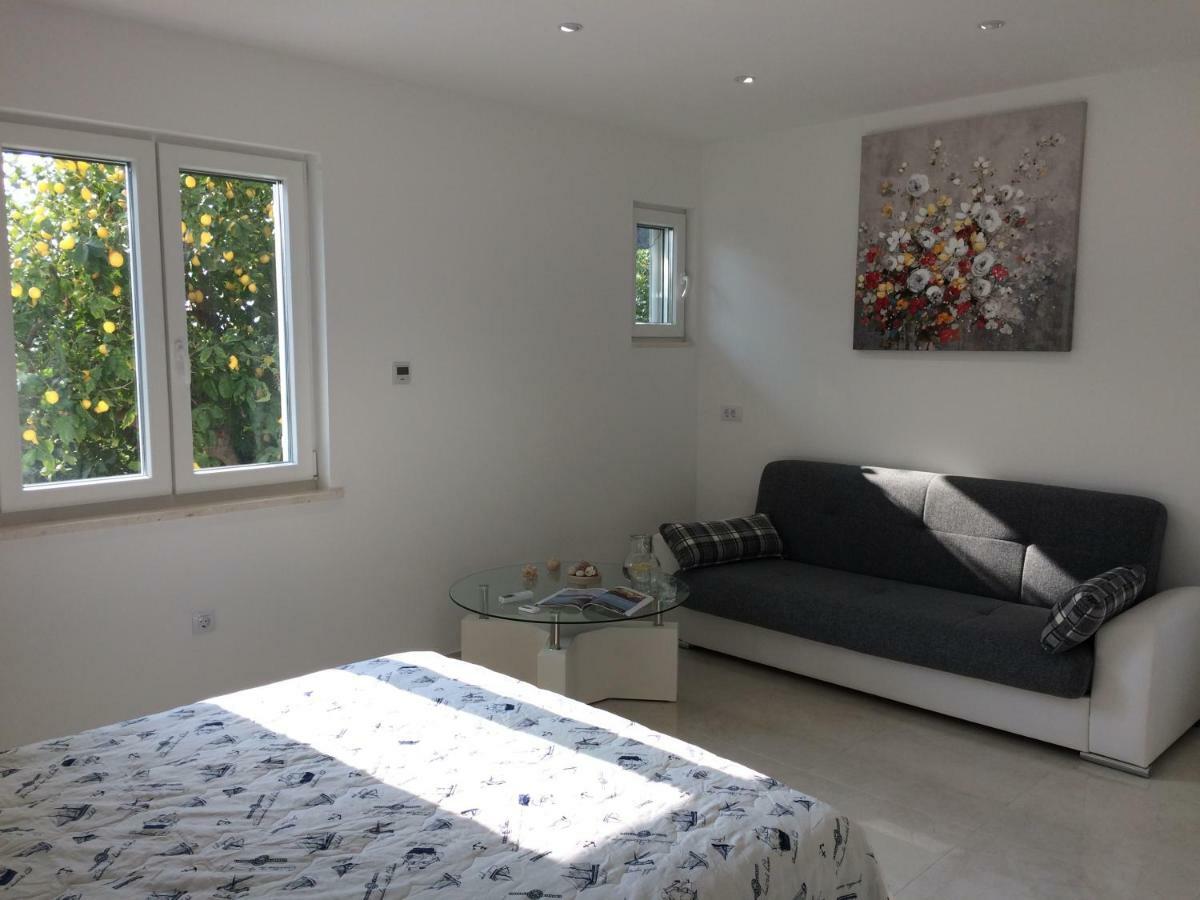 Apartment Marina Komiza Bagian luar foto
